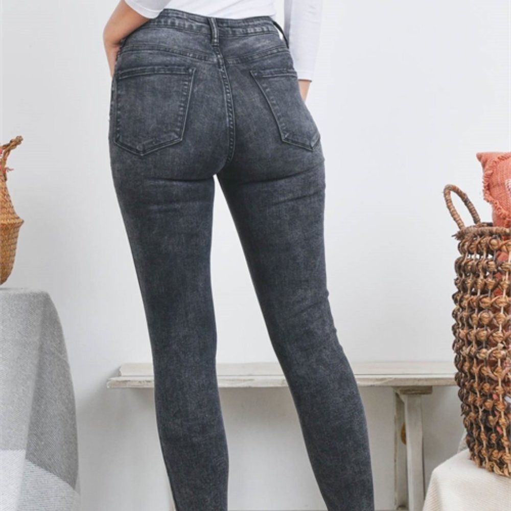 Clearance- Sizes 0-15 BLACK DISTRESSED JEANS - Picture 5 of 10